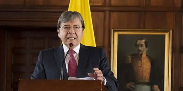 Kolombiya Savunma Bakanı Holmes yoğun bakımda