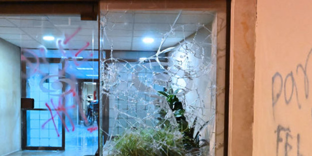 Hong Kong, İran, Fransa, Bolivya’dan sonra o ülke de karıştı! Ulaşım durdu, yağma başladı