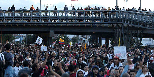 Kolombiya'da hükümet karşıtı protestolar düzenlendi