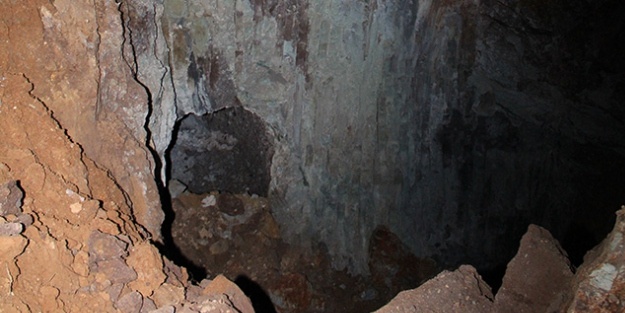 Kolombiya'da madeni su bastı