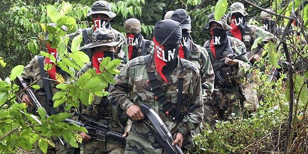 Kolombiya'nın orta kesiminde 18 asker silahlı bir grup tarafından kaçırıldı