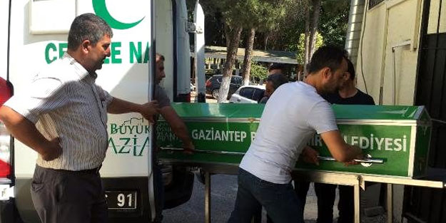 Kolonya dökerek evini ateşe veren bedensel engelli öldü