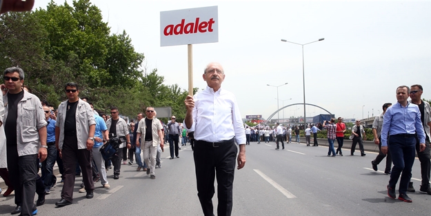 KoltuÄu sallanan KÄ±lÄ±Ã§daroÄlu'ndan yine aynÄ± taktik! Dikkat daÄÄ±tma peÅinde