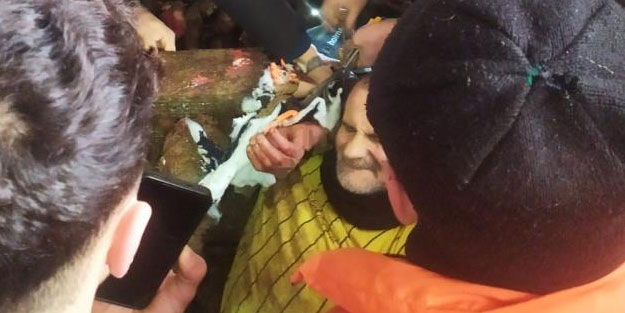 Kolunu makineye kaptıran işçinin zor anları