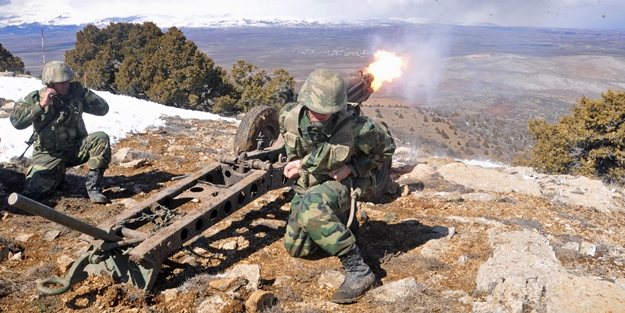 Komandolar arazi tatbikatında hünerlerini sergiledi