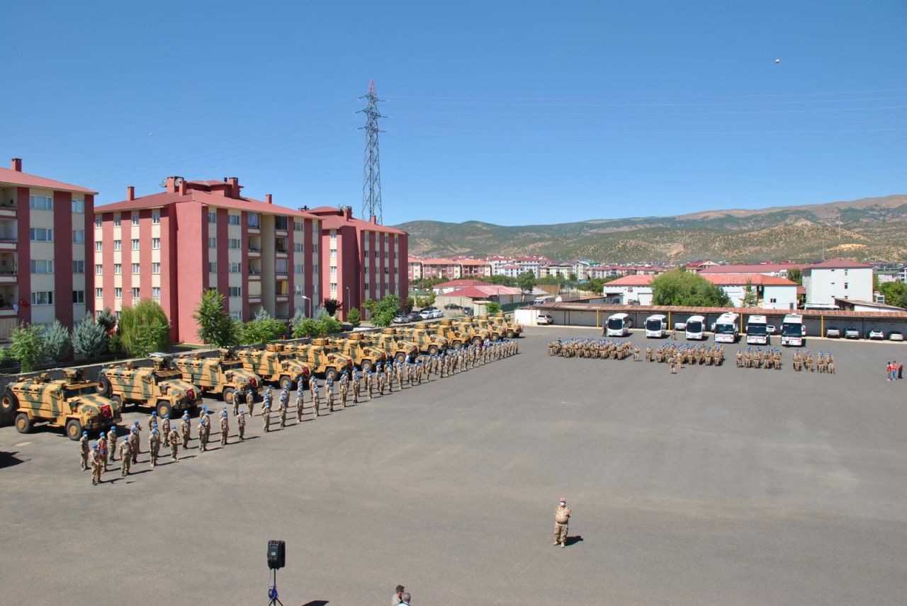 Komandolar Suriye’ye dualarla uğurlandı