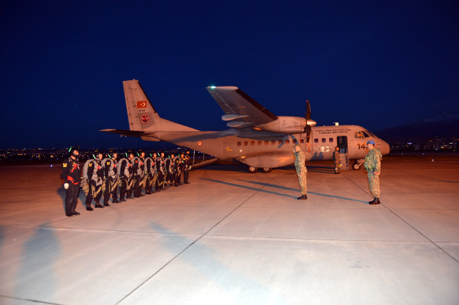 Kayseri'de komandolardan gece tatbikatı