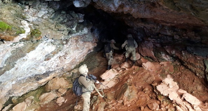 Komandolardan Tunceli'deki 8 odalı PKK mağarasına dev operasyon