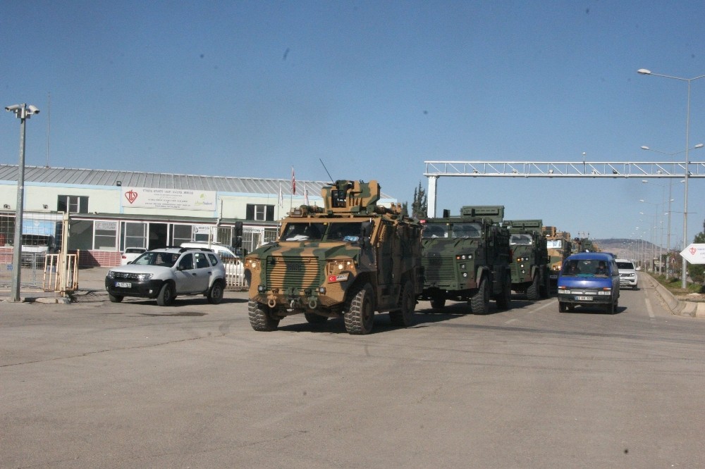 Komandoların sınır hattına sevkıyatları sürüyor 