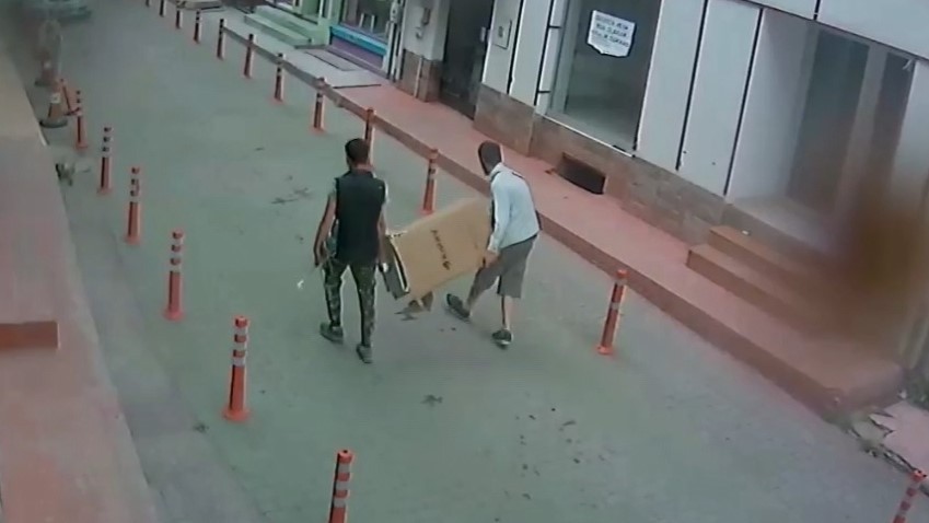 Kombi hırsızları güvenlik kameralarına yakalandı 