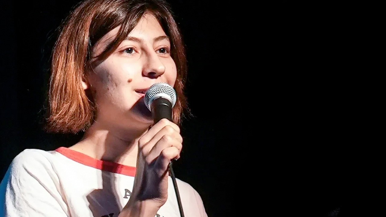 Allah'a şirk koşan Komedyen Selin Dilmaç en az 15 yıl hapis yatacak!