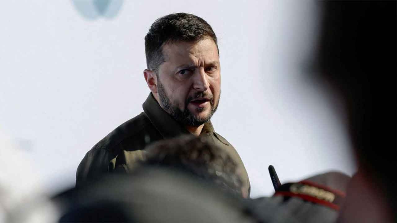 Komedyenlikten gelme Zelenski'den akıllara zarar tehdit! Rusya'nın hava sahasını hedefe koydu!