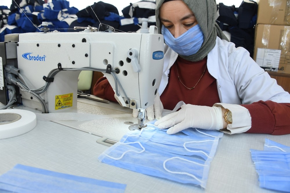 KOMEK günlük 15 bin maske üretiyor 