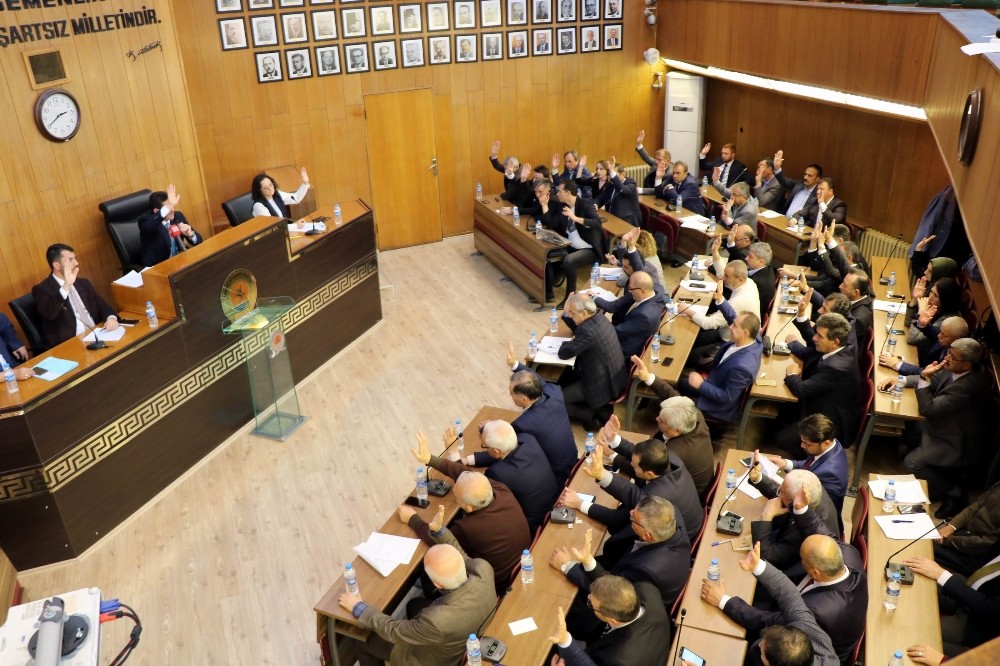 Komisyonda temsil ve tanıtım giderlerine açıklık getirildi 