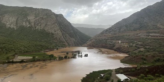 Komşu İran'dan ortalığı karıştıracak adım! Nehrin suyunu resmen kestiler