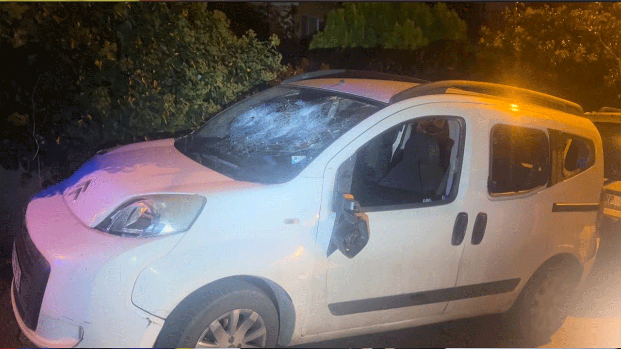 Komşu kavgası otomobili hedef aldı!