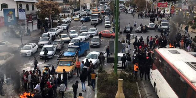 Komşu ülke karıştı! Protestoculara destek veren şaşırtmadı