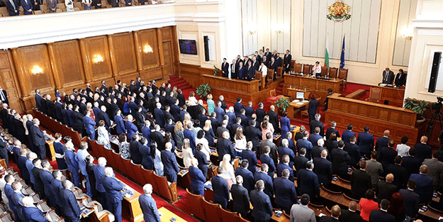 Komşu ülkede koalisyon hükümet için ilk adım