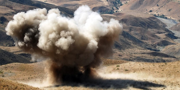 Komşu ülkede mayın patladı: Ölü ve yaralılar var