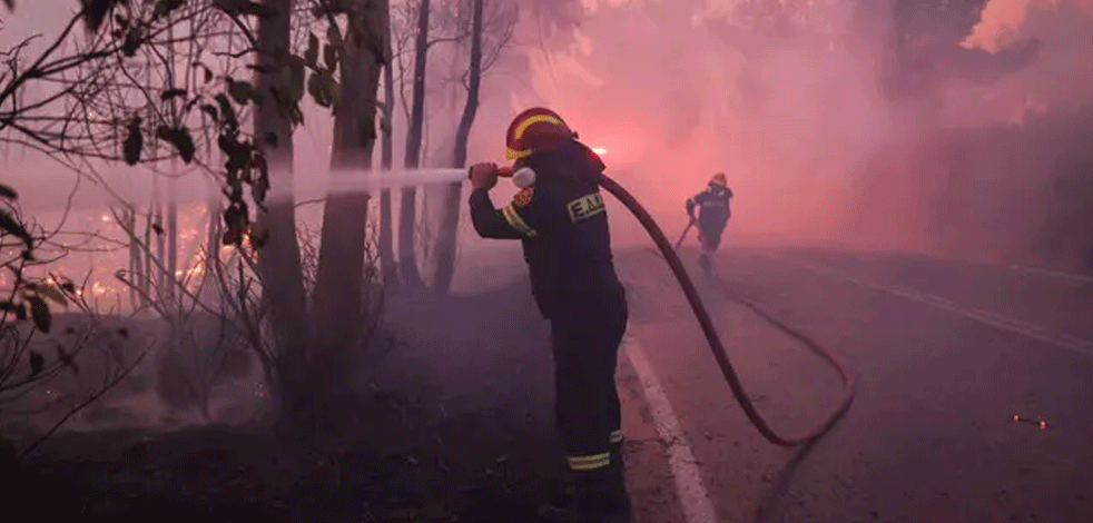 Komşuda büyük felaket! Alevler kenti sardı, Hastane ve köyler tahliye edildi