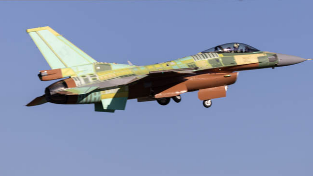 Komşuda büyük heyecan! İlk F-16’sı gökyüzüyle buluştu