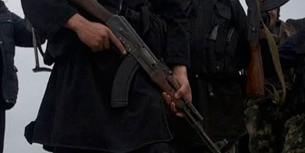 Komşuda emniyet güçlerinden baskın! Teröristler kıskıvrak yakalandı