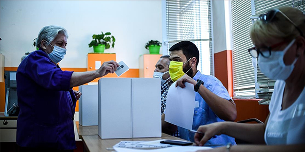 Komşuda erken seçim kampanyaları başladı!