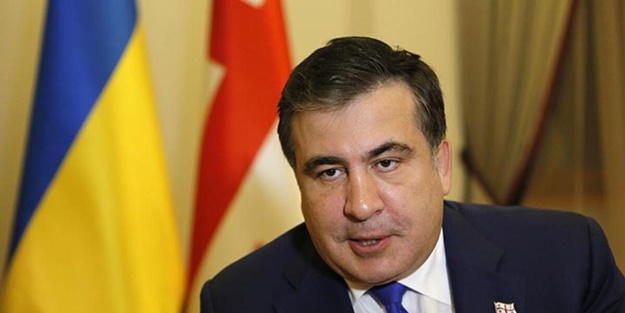 Komşuda eski cumhurbaşkanı siyasete dönüyor