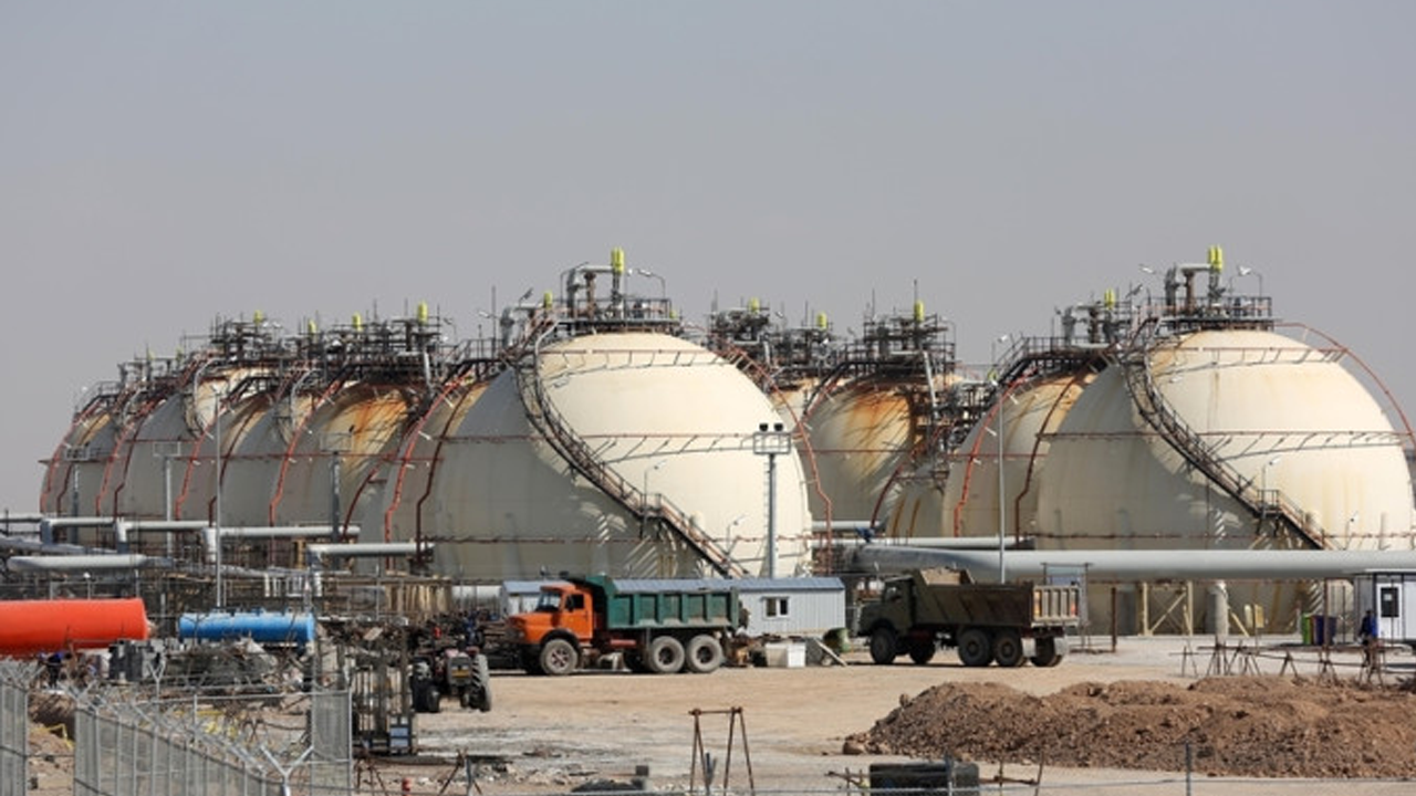 Komşuda kriz derinleşiyor! 8 milyar dolarlık zarar!