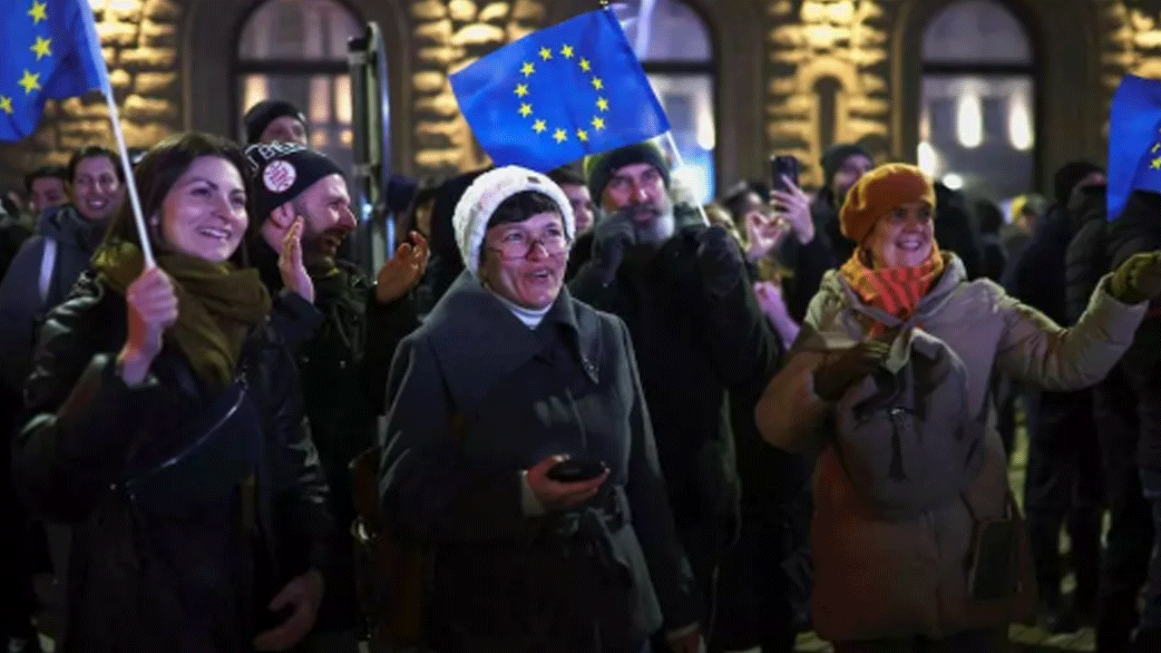 Komşuda oralık karıştı: Erken seçim kapıda!