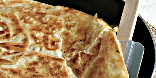 Komşunuzun aklını başından alacak börek tarifi!