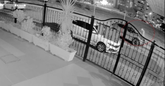 Komşusunun yeni aldığı 1,5 milyon liralık aracı boydan boya çizdi