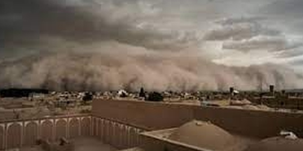 Komşuyu kum fırtınası vurdu!