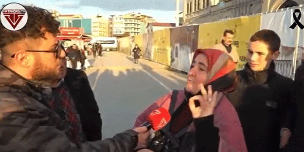 Komünistlere göre aldığın para haksız abla! Sen bu kafayla bugüne kadar aldıklarınla idare et