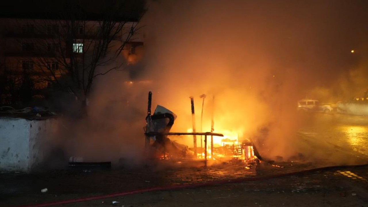 Kömür sobası faciası! Alevler panik etti