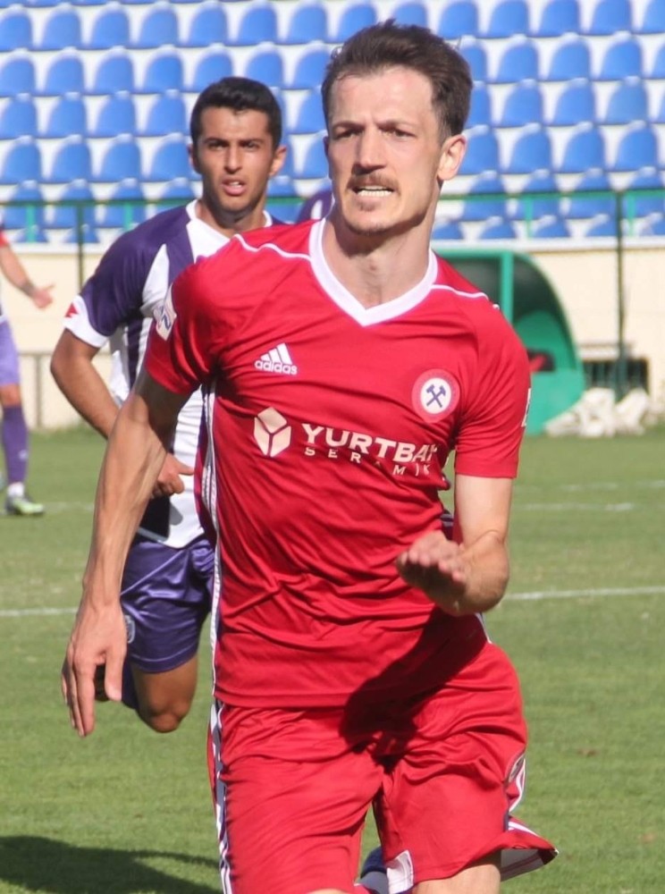Kömürspor’un yıldız futbolcusu takımdan ayrıldı 
