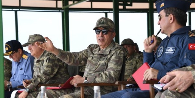 Komutanlar Ege'de!