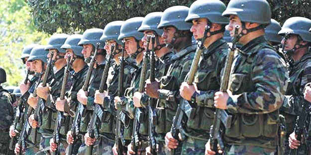 Komutanlara Yüce Divan yolu