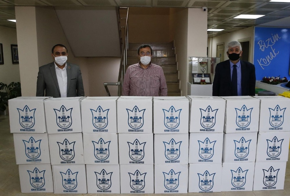 Konak Belediyesinden esnafa destek 