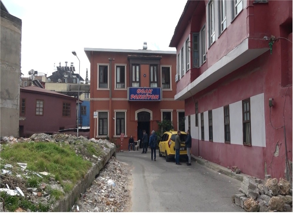 Konakladığı pansiyonda ölü bulundu 