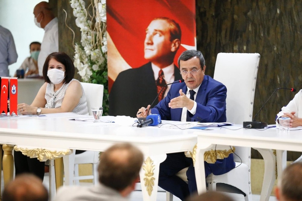 Konak’ta normalleşme sürecindeki ilk meclis toplantısı yapıldı 