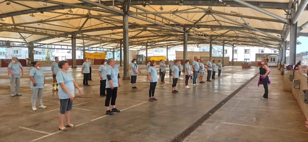 Konak’ta sabah sporu artık pazar yerinde 