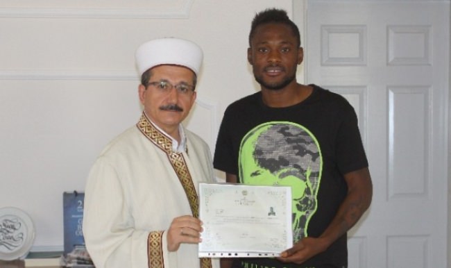 Kongolu futbolcu Bakaki Manisa'da müslüman oldu