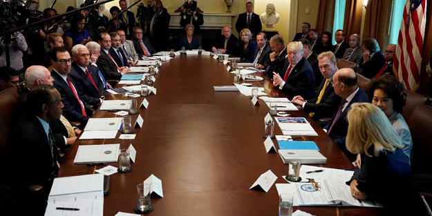 Kongre baskınının ardından ABD'li bakan istifa etti