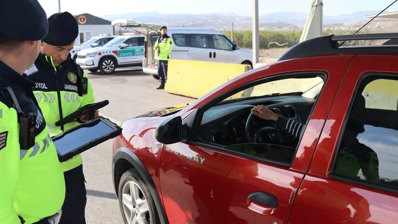 Kontrol edilen 104 bin 128 araçtan 597'si trafikten men edildi
