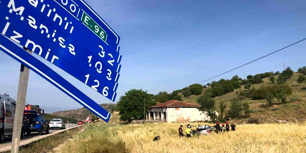 Kontrolden çıkan otomobil mesafe levhasına çarpıp tarlaya uçtu
