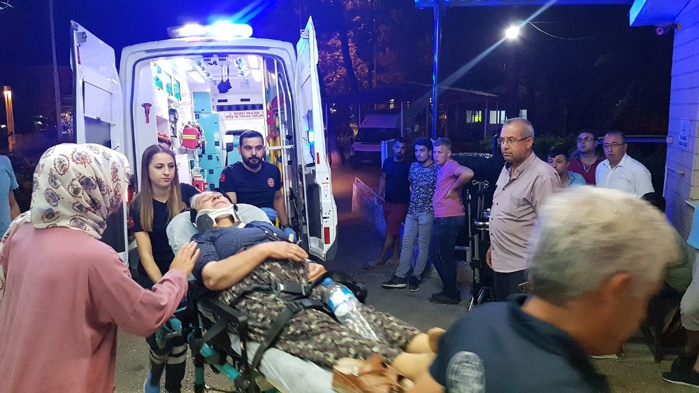 Kontrolden çıkan otomobil şarampole devrildi 