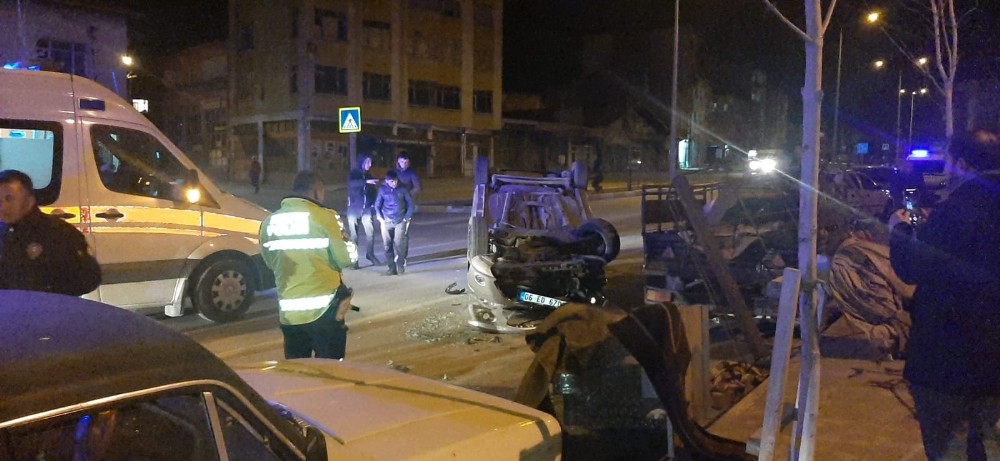 Kontrolden çıkan otomobil takla attı 