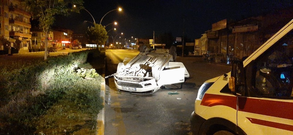 Kontrolden çıkan otomobil takla attı, ikiz kardeşler yaralandı 
