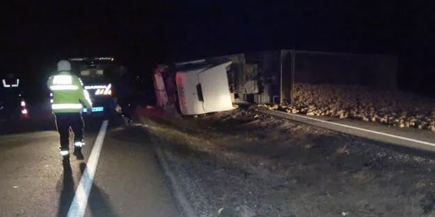 Kontrolden çıkan TIR karşı şeride geçti, faciadan dönüldü